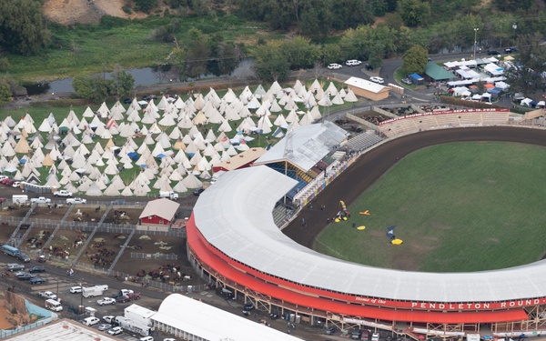 Oregon Aviators support historic Pendleton Round-Up