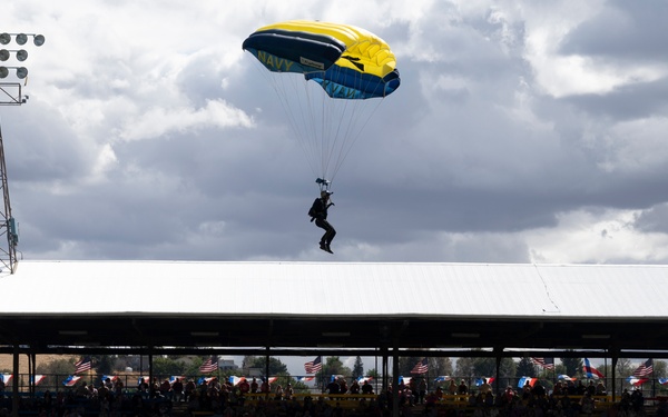 Oregon Aviators support historic Pendleton Round-Up