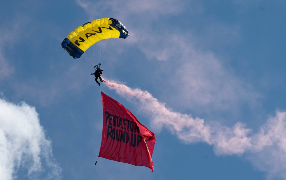 Oregon Aviators support historic Pendleton Round-Up