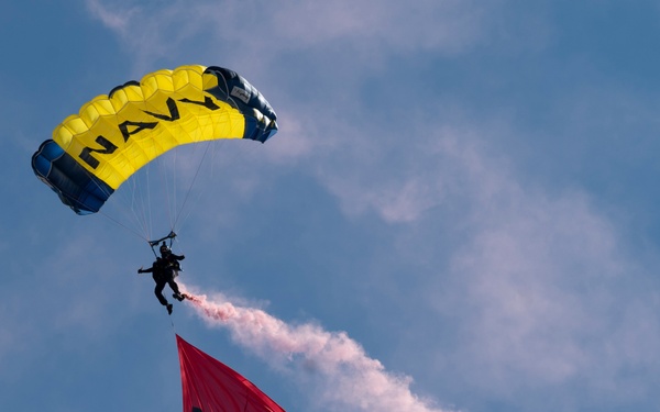 Oregon Aviators support historic Pendleton Round-Up