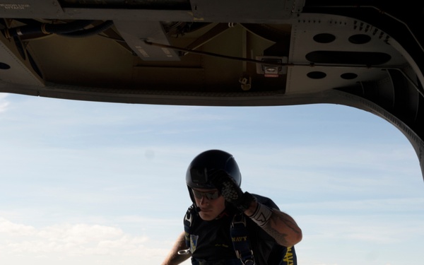 Oregon Aviators support historic Pendleton Round-Up