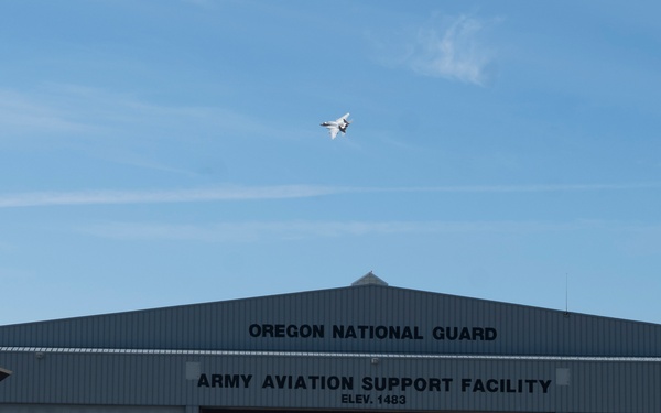 Oregon Aviators support historic Pendleton Round-Up