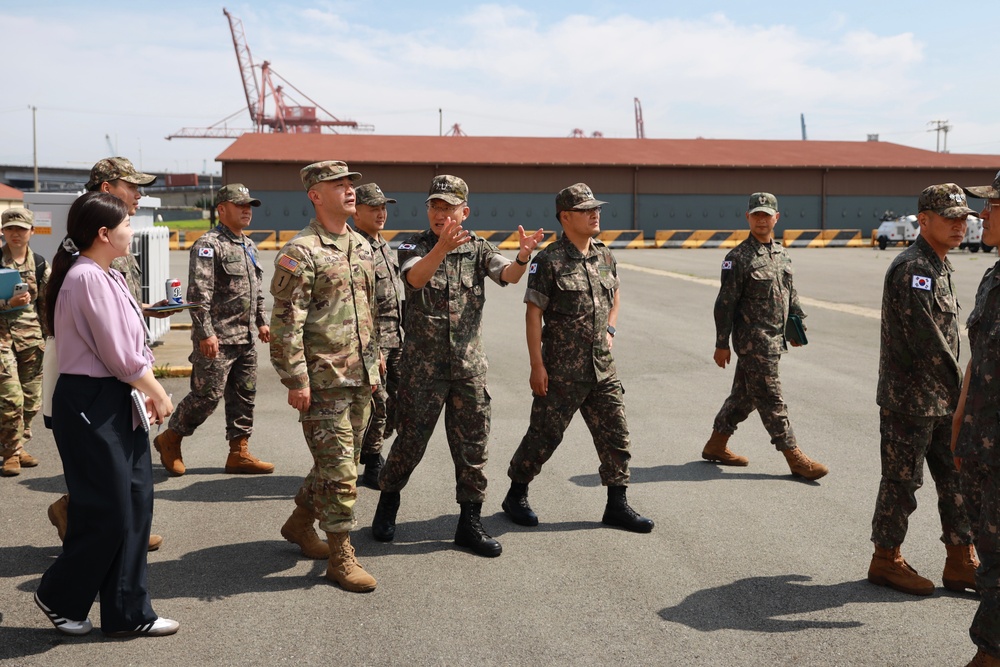 Command briefing for 2OC and 19th ESC Commander at Pier 8 and BSC.