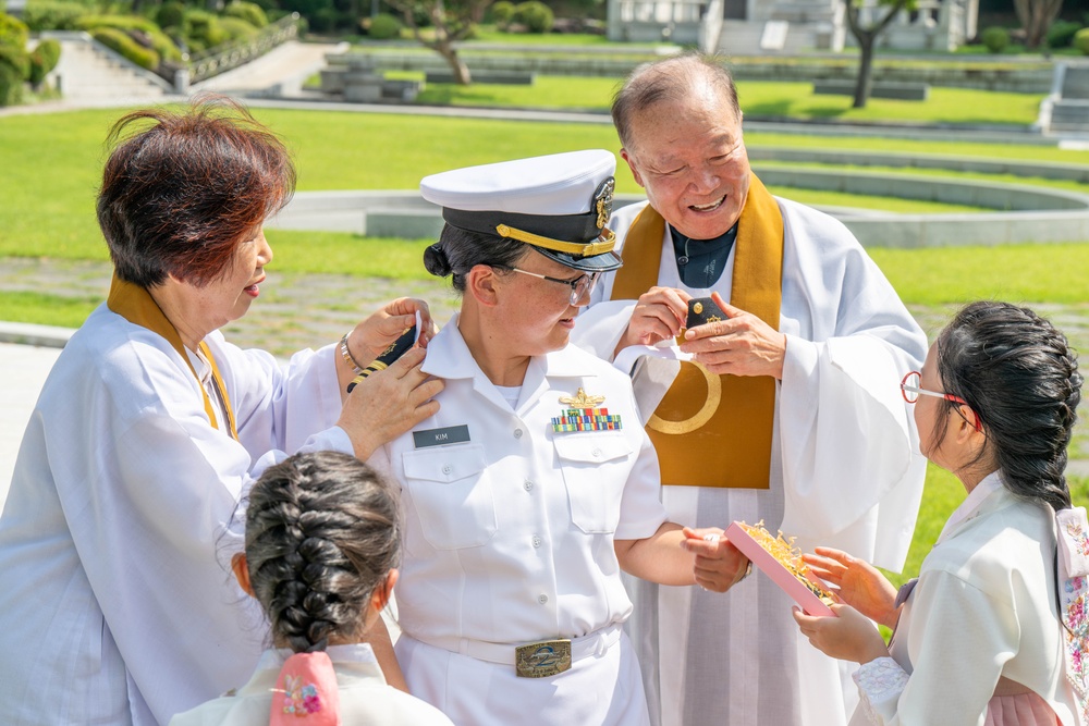 First Buddhist Female Chaplain to Reach Lieutenant Commander Rank Holds Promotion Ceremony in Her South Korean Hometown