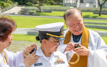 First Buddhist Female Chaplain to Reach Lieutenant Commander Rank Holds Promotion Ceremony in Her South Korean Hometown