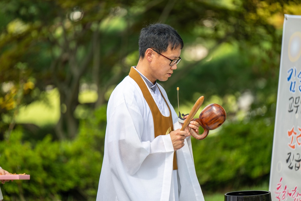 First Buddhist Female Chaplain to Reach Lieutenant Commander Rank Holds Promotion Ceremony in Her South Korean Hometown