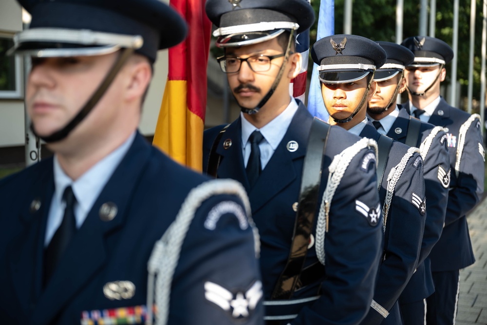 Former CMSAF Wright visits KMC