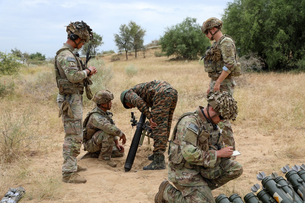 U.S. and Indian Army conduct live fire mortar exercise