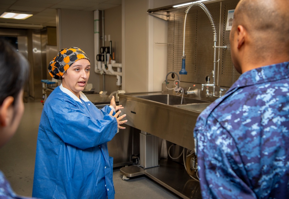 NAVAL MEDICAL CENTER PORTSMOUTH WELCOMES JAPANESE NAVY PERSONNEL