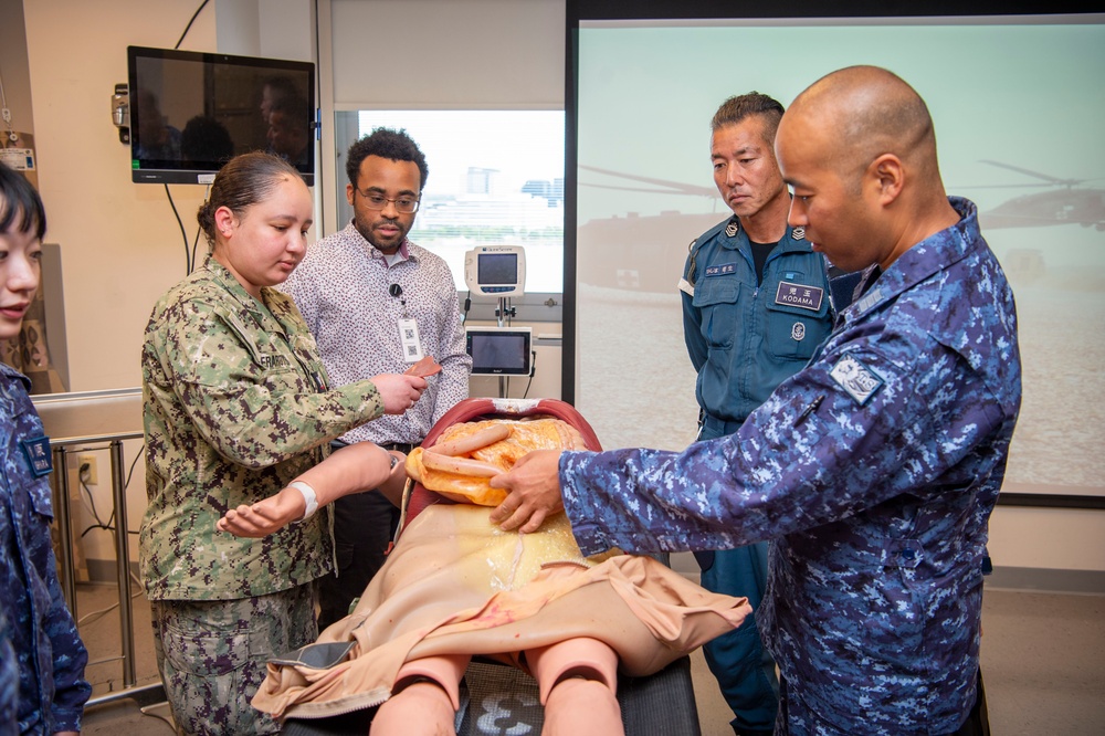 NAVAL MEDICAL CENTER PORTSMOUTH WELCOMES JAPANESE NAVY PERSONNEL