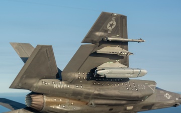 AGM-158 flight testing begins on F-35C