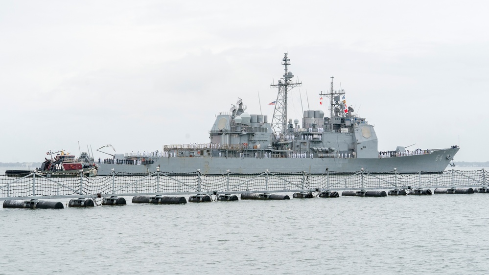 USS Gettysburg (CG 64) Departs Naval Station Norfolk