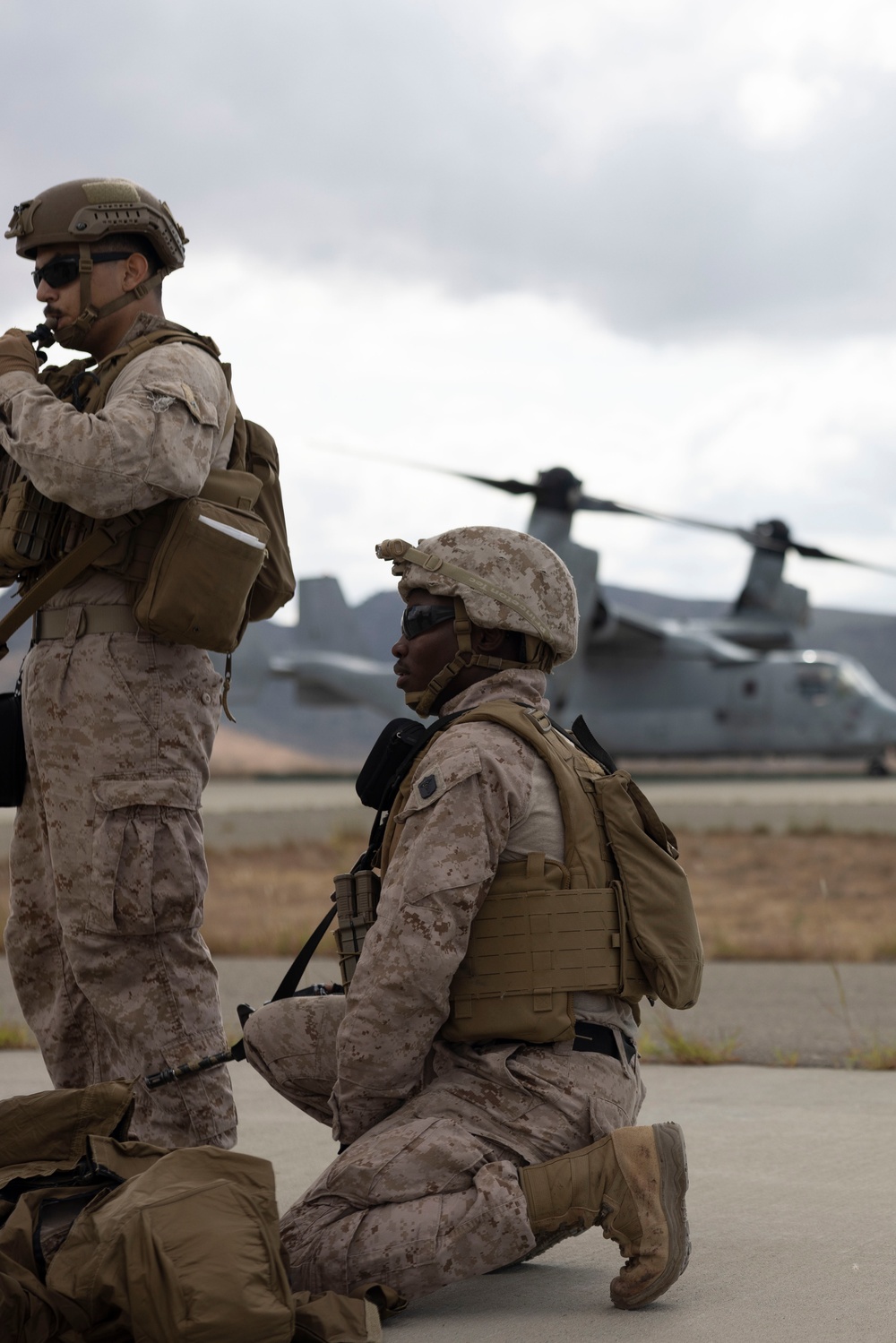 VMM-362 and 1/11 conduct CASEVAC training