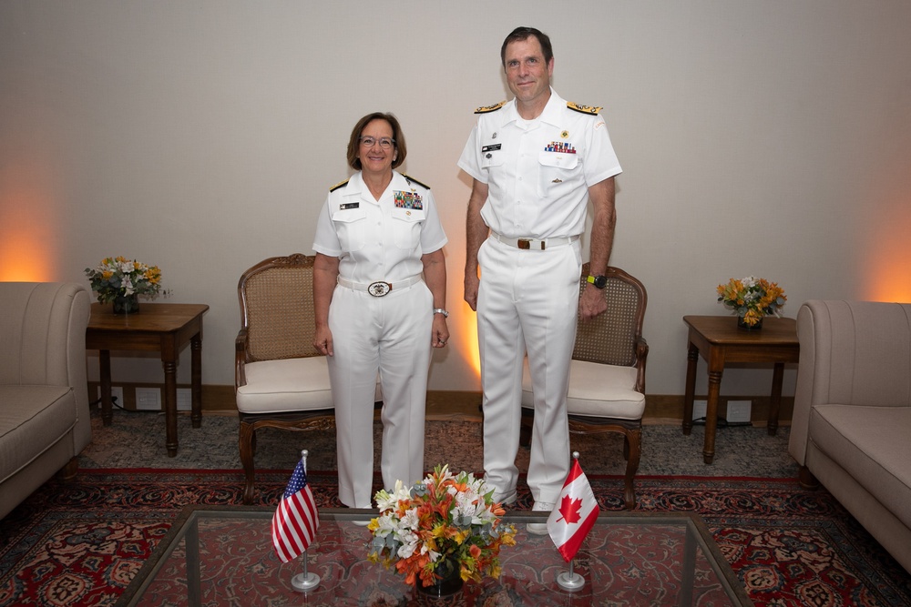 CNO Meets with Commander, Royal Canadian Navy