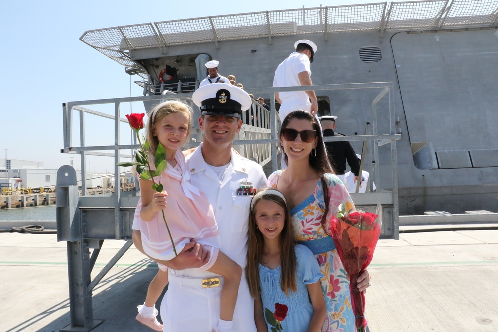 USS Kingsville (LCS 36) Arrives at Homeport for the First Time