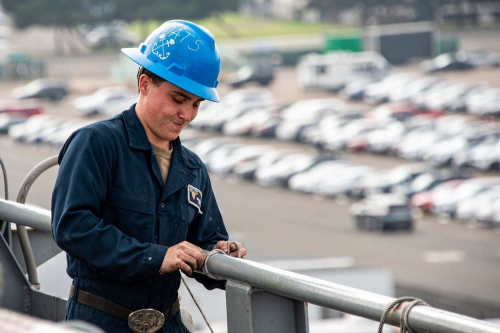 Daily Operations aboard USS Carl Vinson