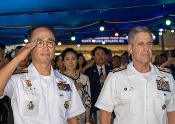 PACFLT Commander Attends Reception Aboard ROKS Hansando