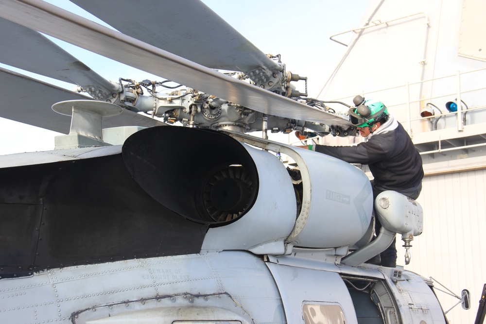 USS Lake Erie (CG 70) prepares for flight operations in the Northern Pacific Ocean