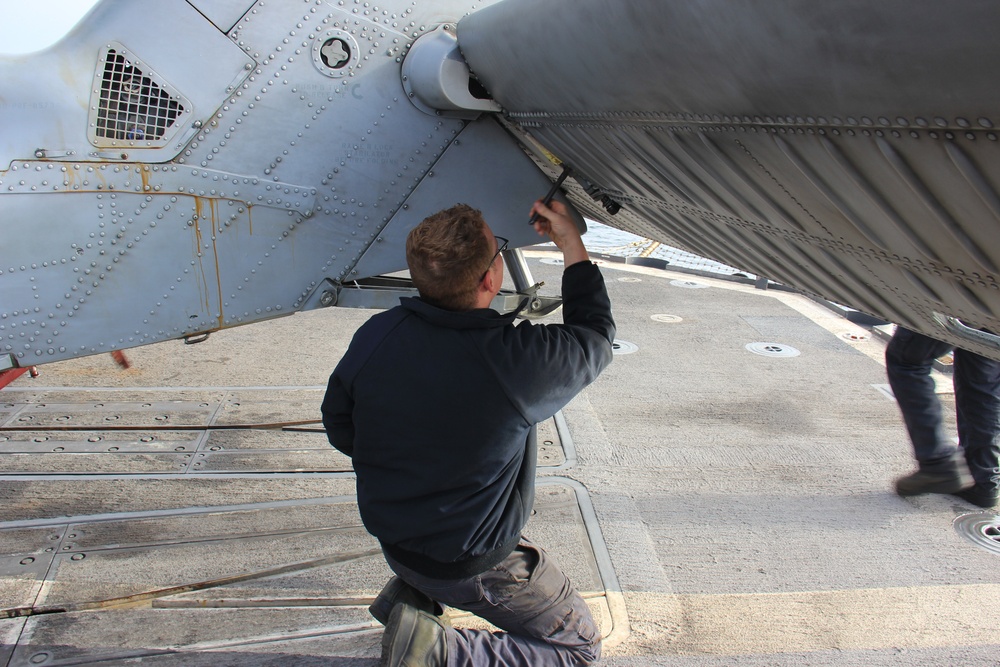 USS Lake Erie (CG 70) prepares for flight operations in the Northern Pacific Ocean