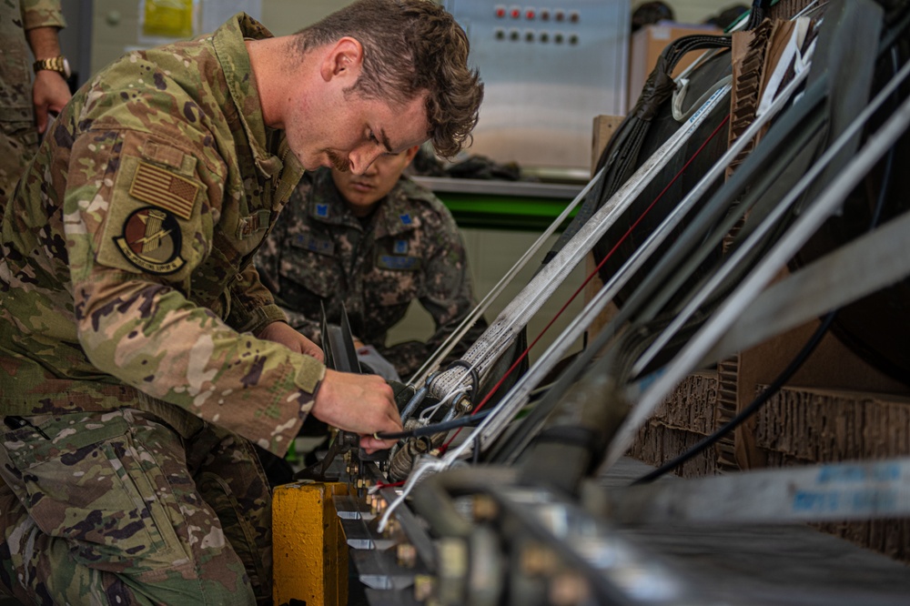 Hercules Guardians 24 strengthens US-ROK alliance through tactical airlift interoperability