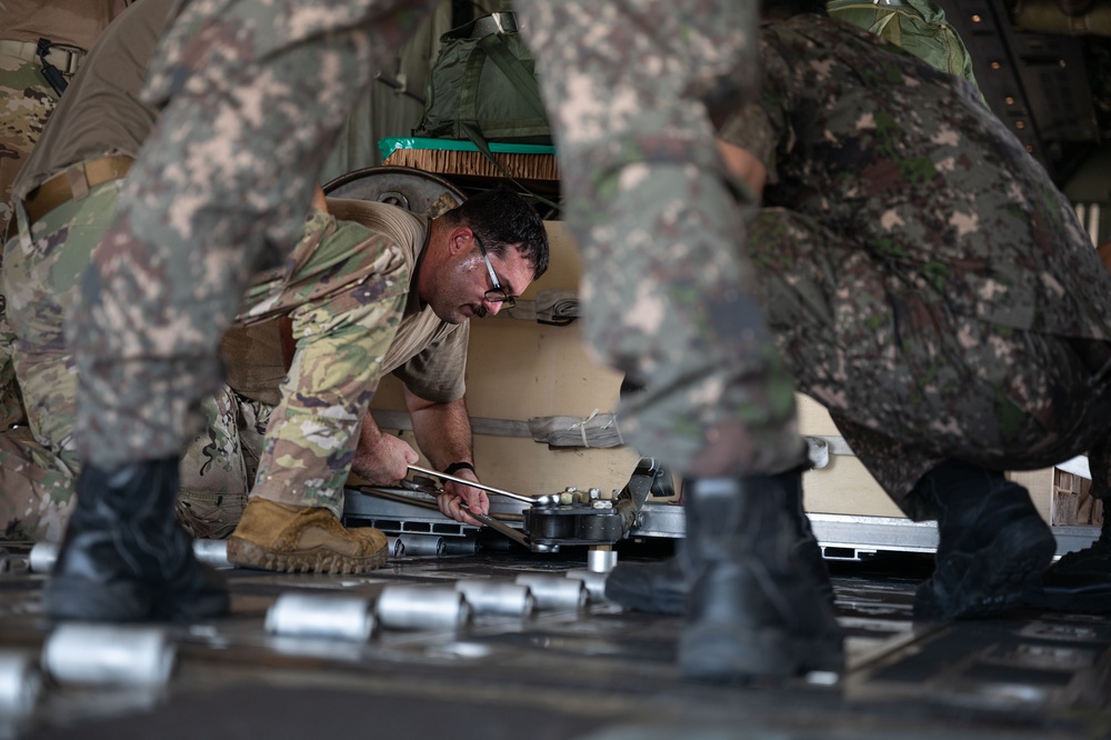 Hercules Guardians 24 strengthens US-ROK alliance through tactical airlift interoperability