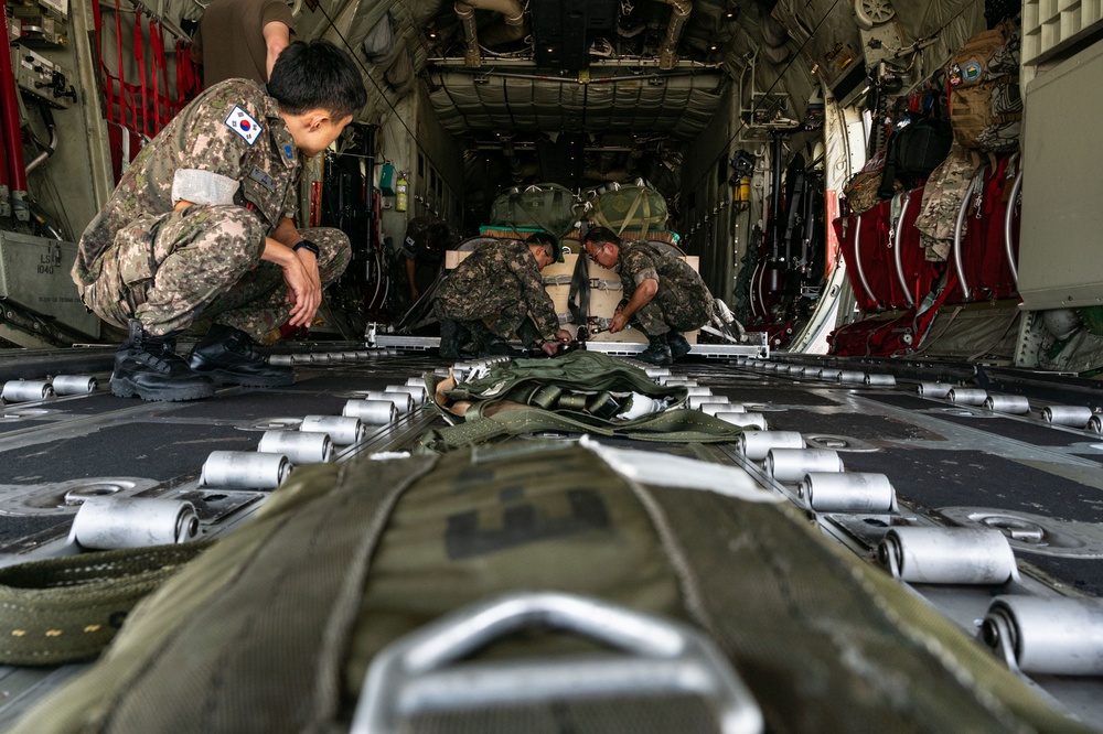 Hercules Guardians 24 strengthens US-ROK alliance through tactical airlift interoperability