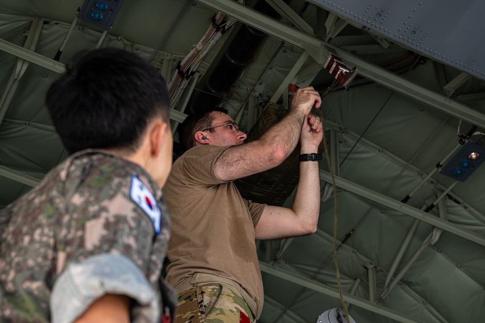 Hercules Guardians 24 strengthens US-ROK alliance through tactical airlift interoperability