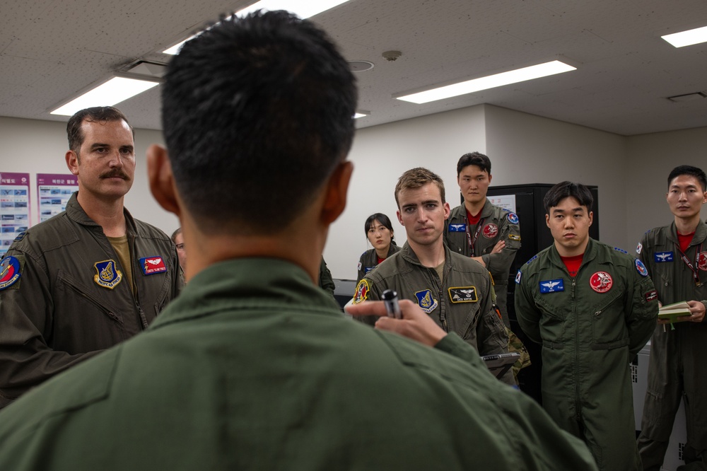 Hercules Guardians 24 strengthens US-ROK alliance through tactical airlift interoperability