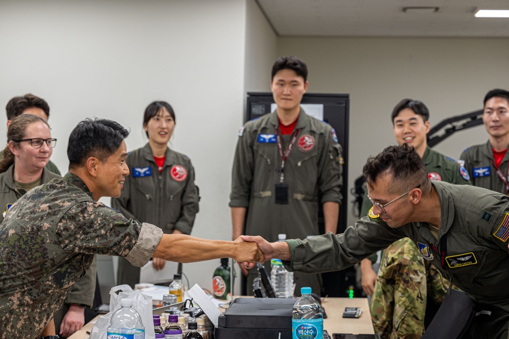 Hercules Guardians 24 strengthens US-ROK alliance through tactical airlift interoperability