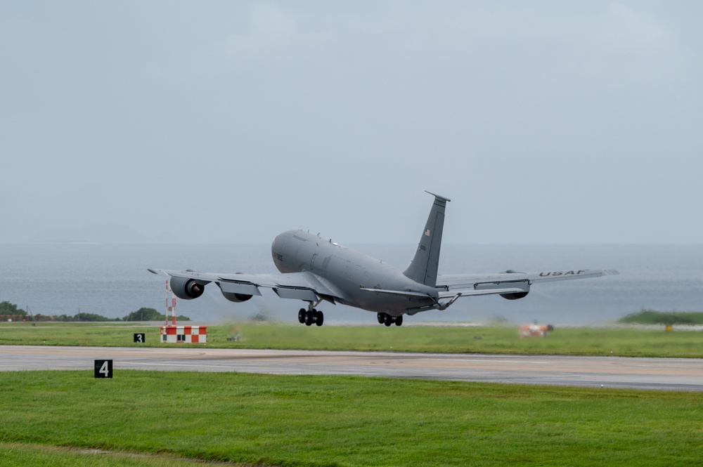 U.S. Air Force Airmen exercise warfighter mindset in Southern Beach