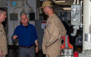 Sen. Jack Reed Visits USS Frank Cable (AS 40)