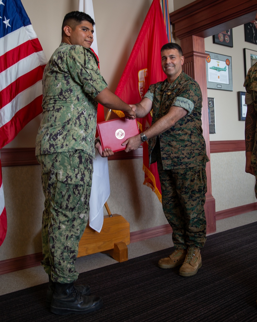 AT2 Palos recieves the Impact Iwakuni Award