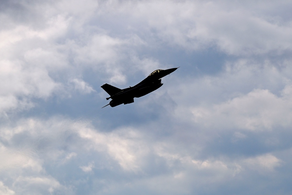 F-16 Fighting Falcons takeoff from RAF Mildenhall