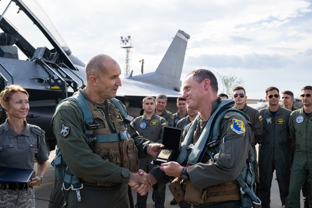 31st Fighter Wing strengthens Bulgarian ties with historic F-16 flight