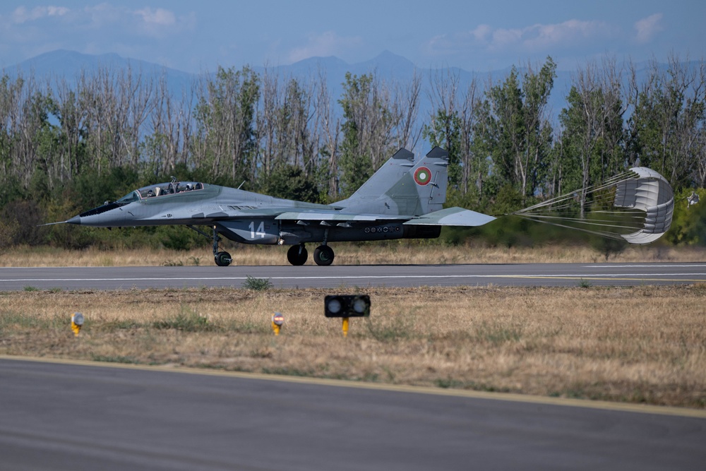 31st Fighter Wing strengthens Bulgarian ties with historic F-16 flight