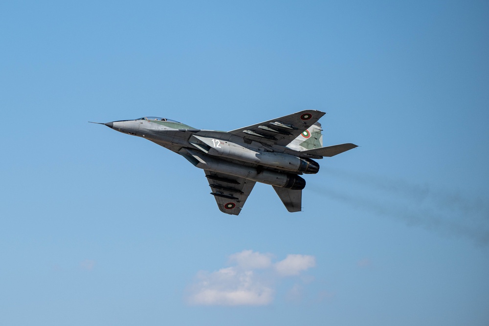 31st Fighter Wing strengthens Bulgarian ties with historic F-16 flight