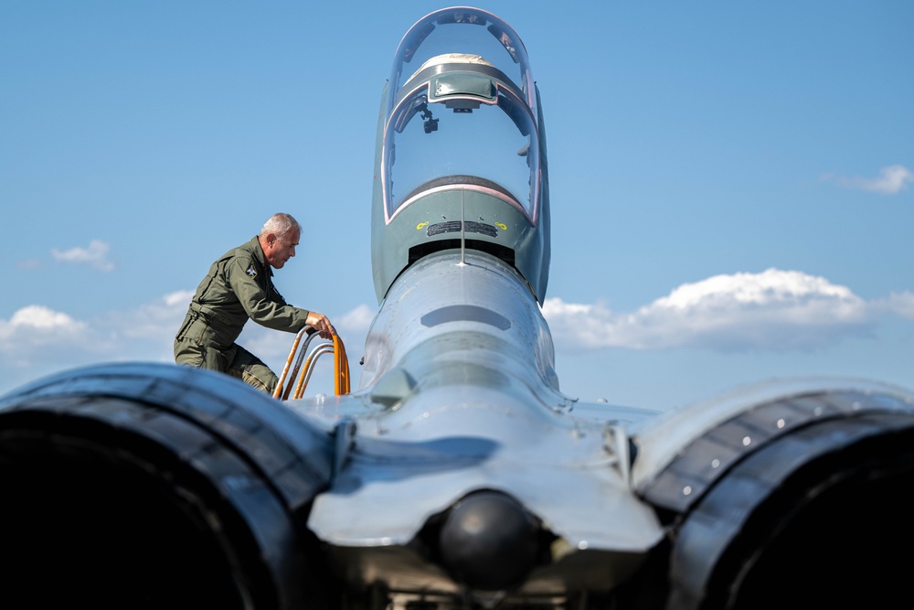 31st Fighter Wing strengthens Bulgarian ties with historic F-16 flight