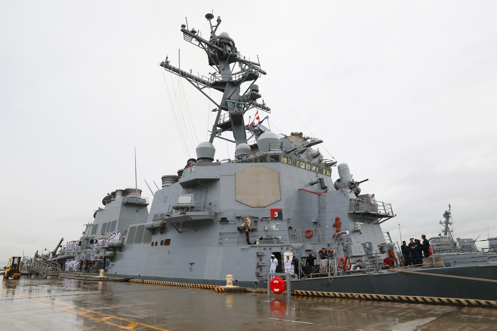 USS Stout Departs Naval Station Norfolk