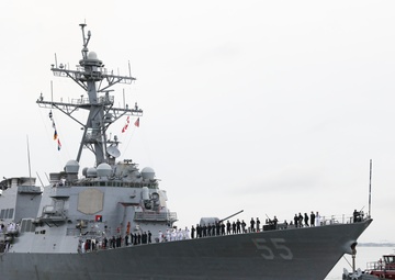 USS Stout Departs Naval Station Norfolk