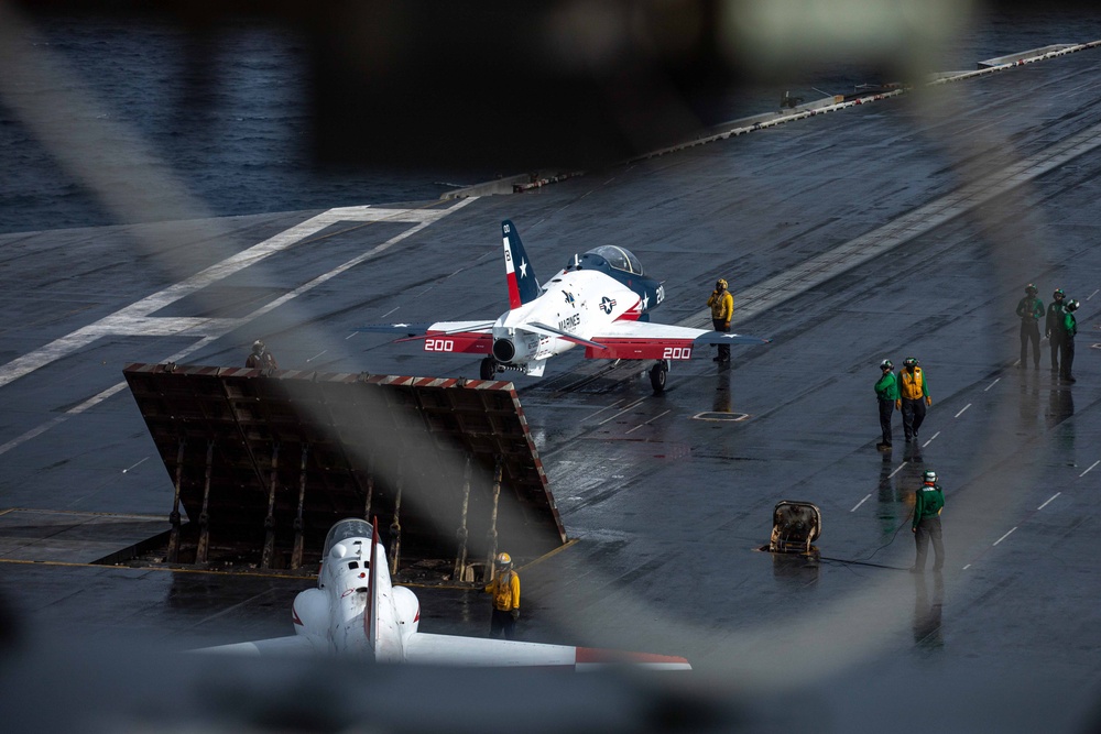 IKE Conducts Carrier Qualification in Atlantic Ocean