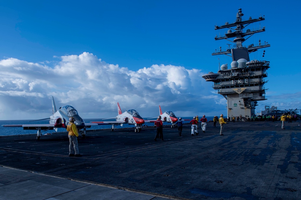 IKE Conducts Carrier Qualifications in Atlantic Ocean