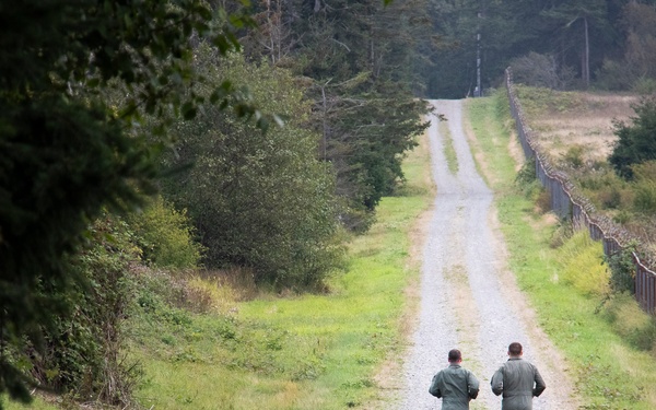 Aircrew Compete with Survival Skills for Growler Week