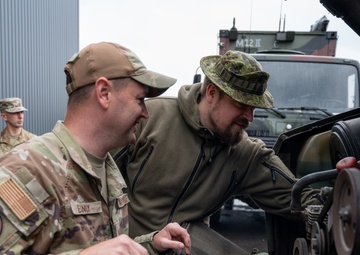 Maryland Airmen provide convoy training to logistics counterparts in Estonia