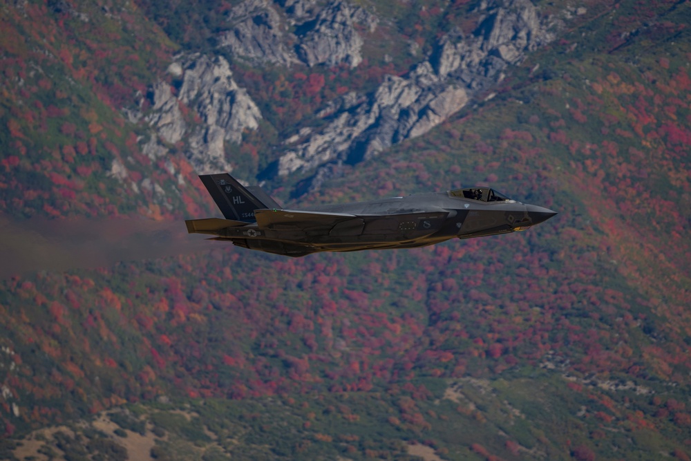 Hill F-35s Travel to Training Range