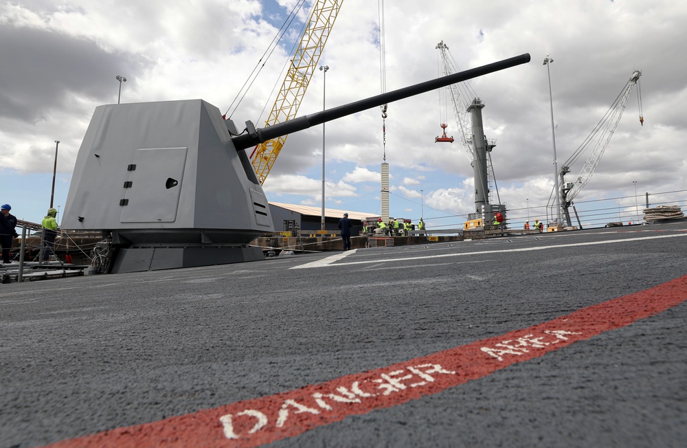 USS Dewey (DDG 105) Onloads a Standard Missile 2 (SM-2) in Darwin, Australia