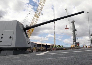 USS Dewey (DDG 105) Onloads a Standard Missile 2 (SM-2) in Darwin, Australia