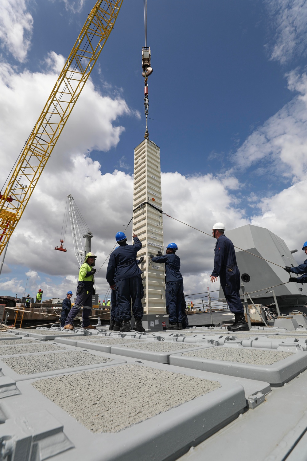 USS Dewey (DDG 105) Onloads a Standard Missile 2 (SM-2) in Darwin, Australia
