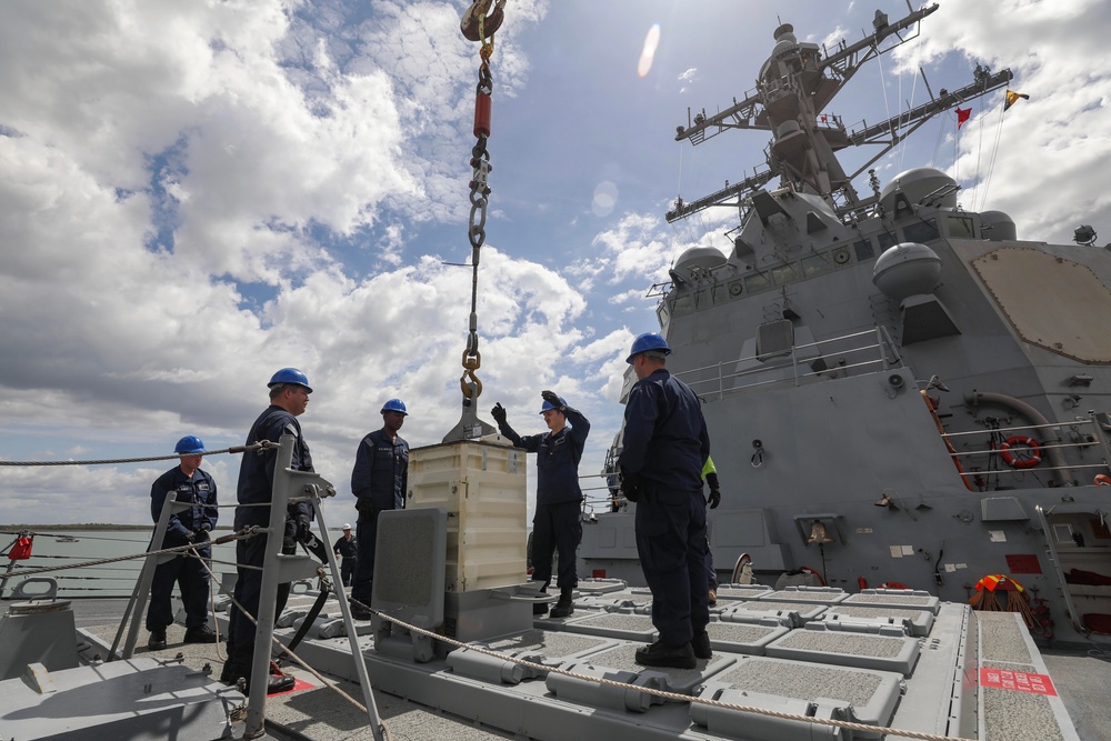 USS Dewey (DDG 105) Onloads a Standard Missile 2 (SM-2) in Darwin, Australia