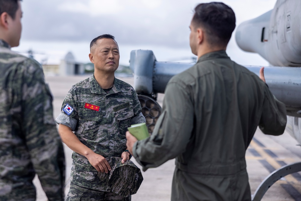 Republic of Korea Marine Corps Col. Park visits MCAS Futenma