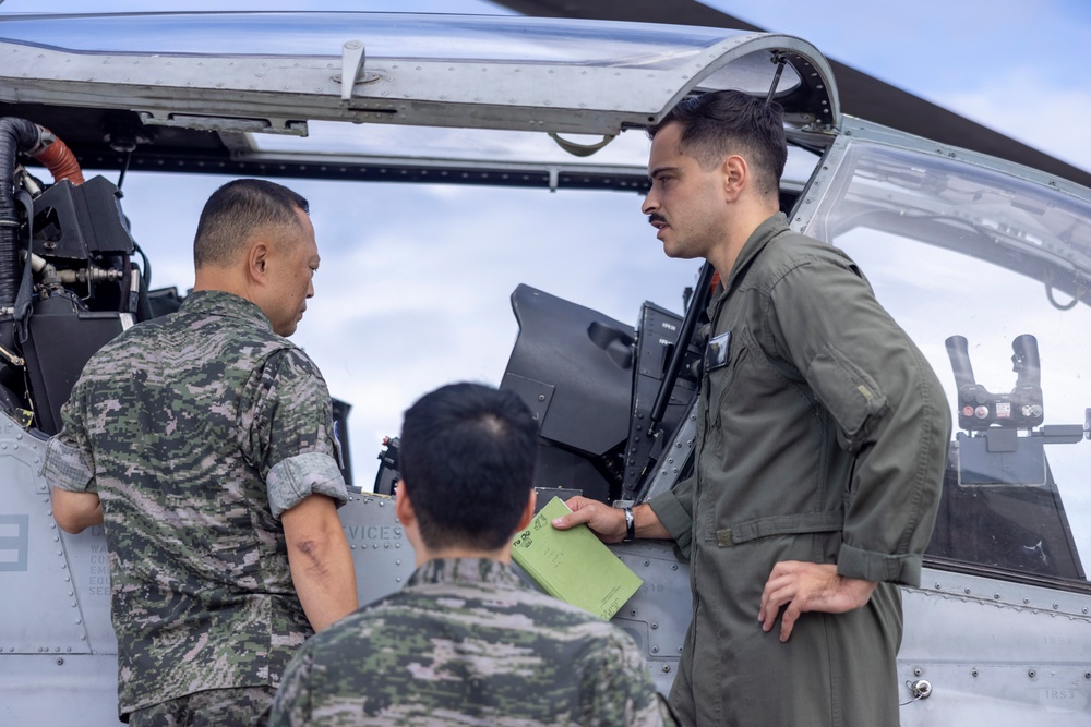 Republic of Korea Marine Corps Col. Park visits MCAS Futenma